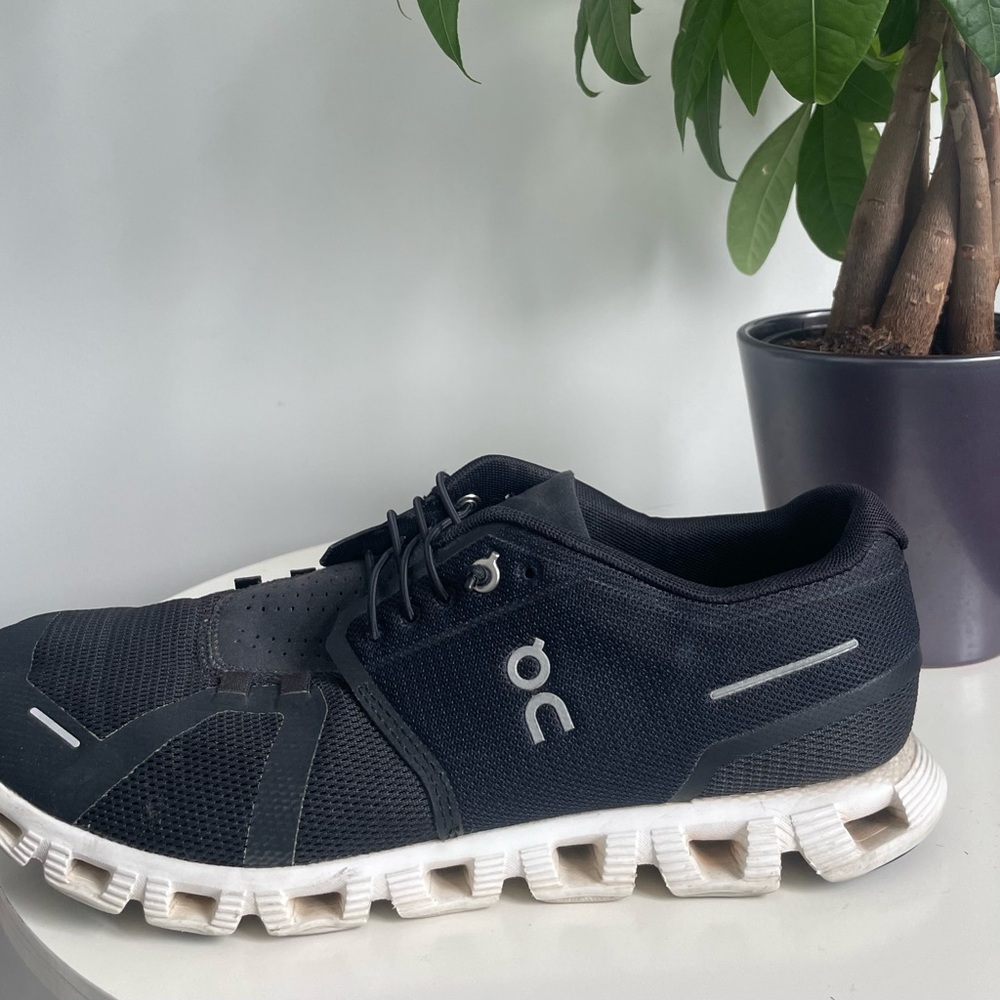 Men Size 11 On Cloud 5 Running Shoes Black White